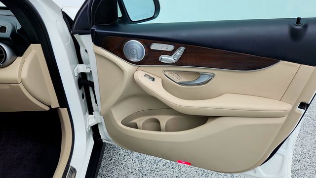 2018 Mercedes-Benz GLC GLC 300 4MATIC SUV w/ Premium Pkg, Panoramic Roof & Burmester SS - 22958787 - 23