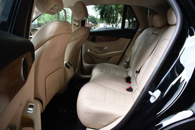 2018 Mercedes-Benz GLC GLC 300 SUV - 23050072 - 32