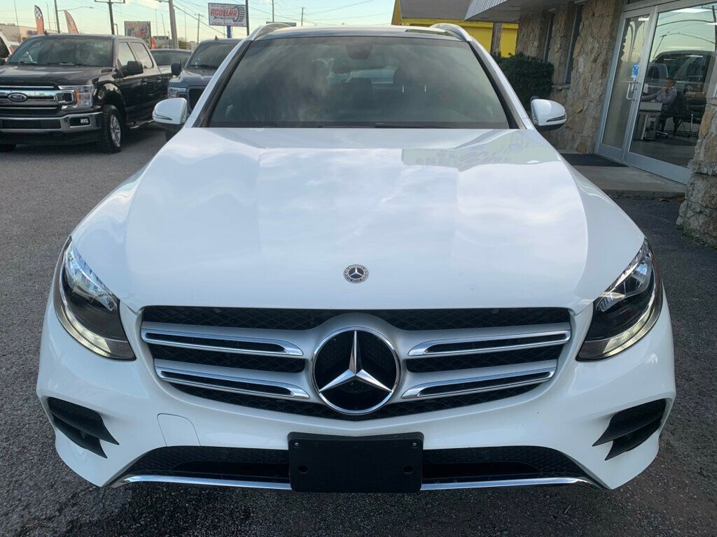 2018 Mercedes Benz GLC 300 photo 2