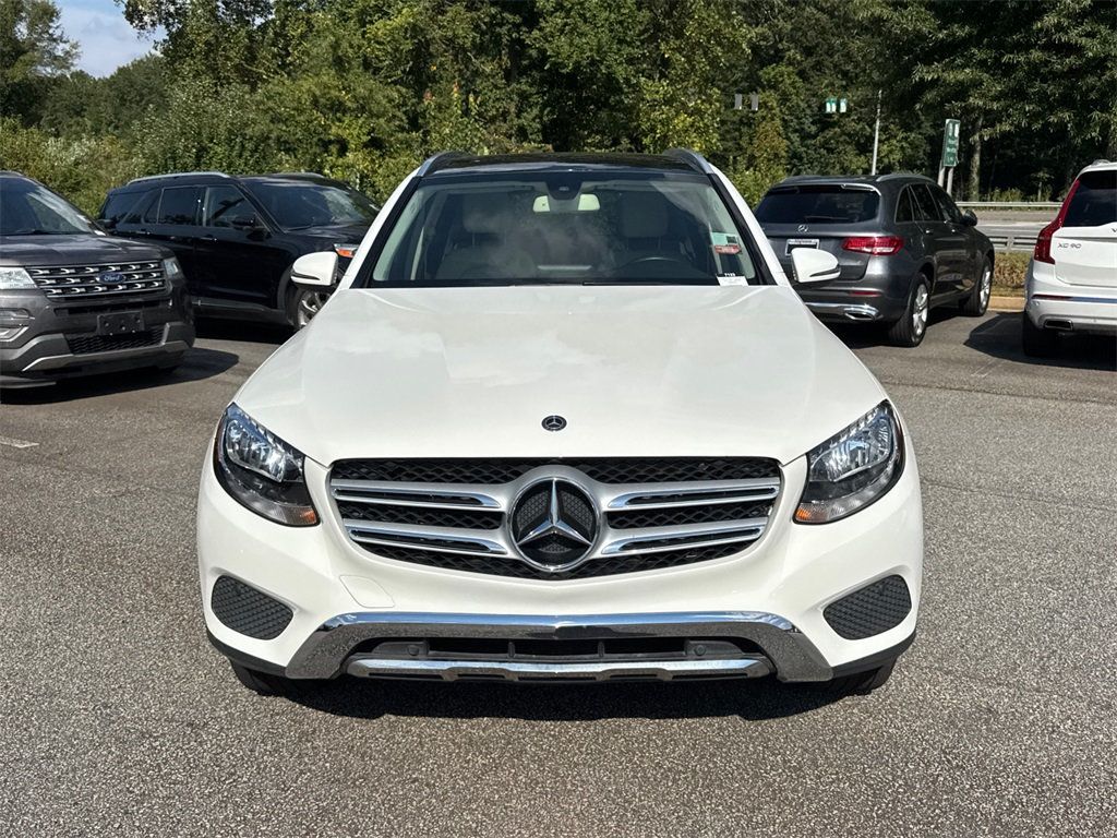 2018 Mercedes Benz GLC 300 photo 2