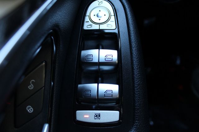 2018 Mercedes-Benz GLC GLC 300 SUV - 22965628 - 26