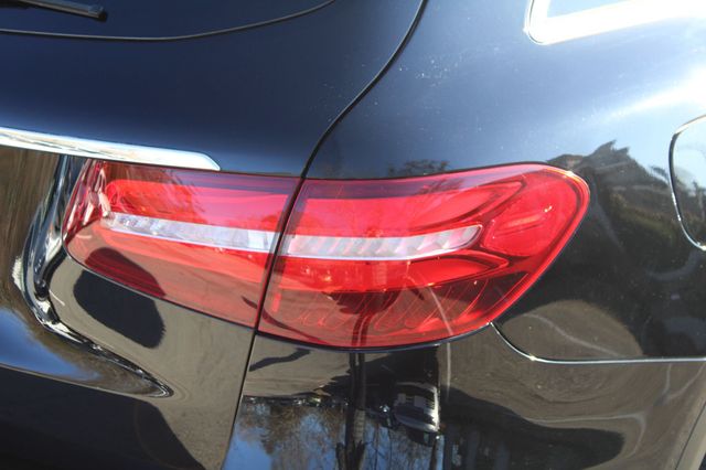 2018 Mercedes-Benz GLC GLC 300 SUV - 22965628 - 30