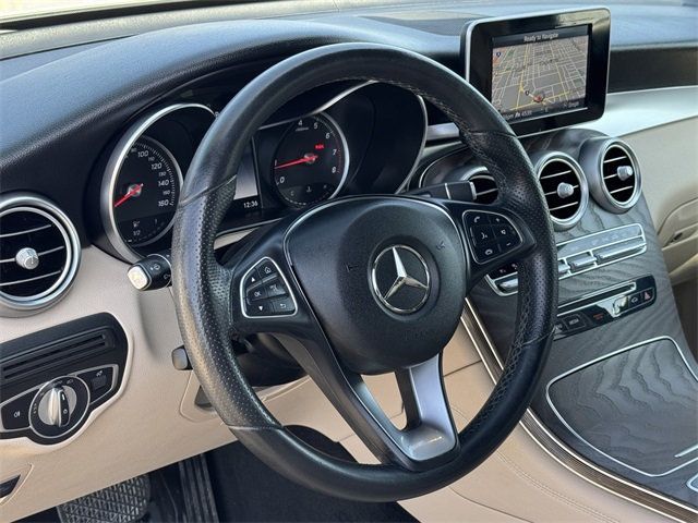 2018 Mercedes-Benz GLC GLC 300 SUV - 22423110 - 23