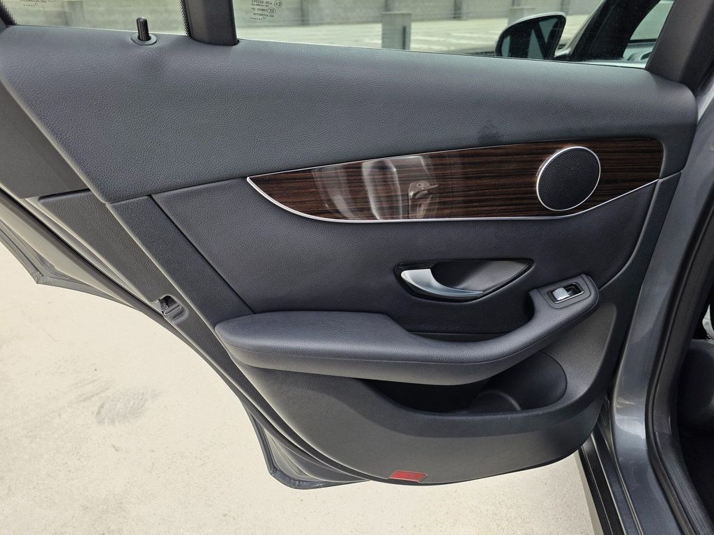 2018 Mercedes-Benz GLC GLC 300 SUV - 22819543 - 25