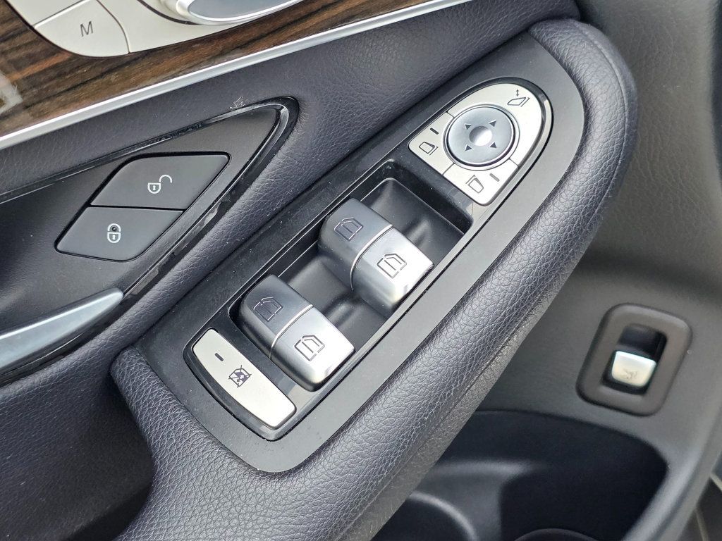 2018 Mercedes-Benz GLC GLC 300 SUV - 22819543 - 27