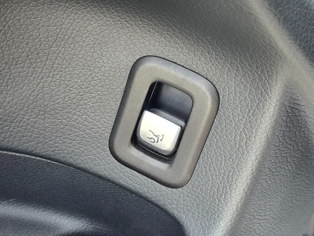 2018 Mercedes-Benz GLC GLC 300 SUV - 22819543 - 29