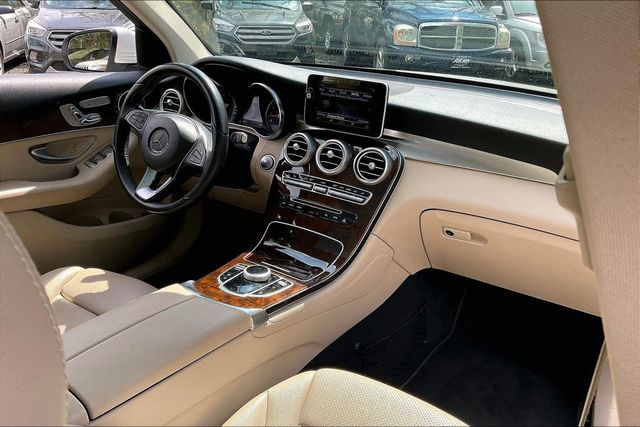 2018 Mercedes-Benz GLC GLC 300 SUV - 23014421 - 33