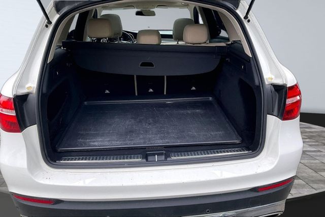 2018 Mercedes-Benz GLC GLC 300 SUV - 23014421 - 38