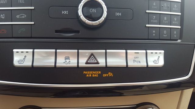 2018 Mercedes-Benz GLE 350 4MATIC w/Panoramic Roof - 18169606 - 25