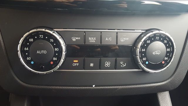 2018 Mercedes-Benz GLE 4MATIC w/Panoramic Roof & Surround View Camera - 18170869 - 22