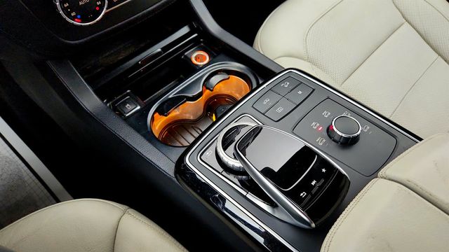 2018 Mercedes-Benz GLE AMG GLE 43 4MATIC SUV w/ Premium 3 Pkg & Leather Seats - 23036377 - 15