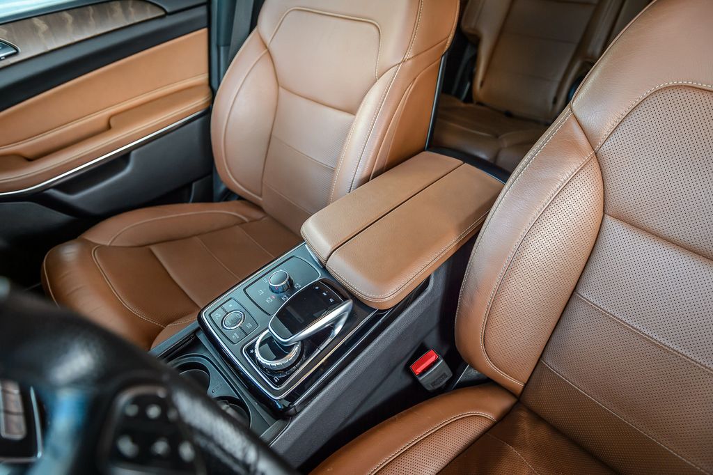 2018 Mercedes-Benz GLS GLS550 4MATIC - BLACK ON BROWN - NAV - THIRD ROW - BLUETOOTH  - 23050011 - 33