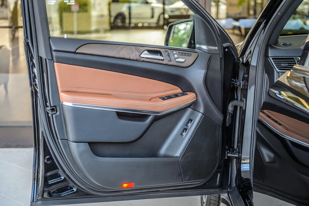 2018 Mercedes-Benz GLS GLS550 4MATIC - BLACK ON BROWN - NAV - THIRD ROW - BLUETOOTH  - 23050011 - 49