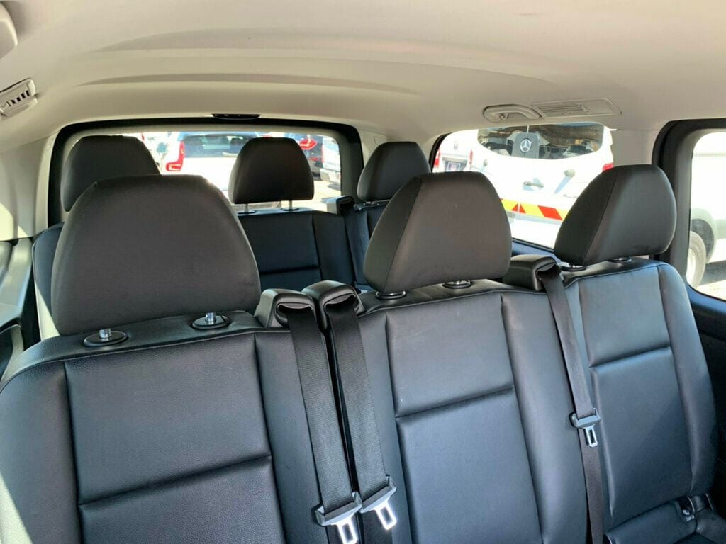 2018 Mercedes Benz Metris Passenger Van photo 3