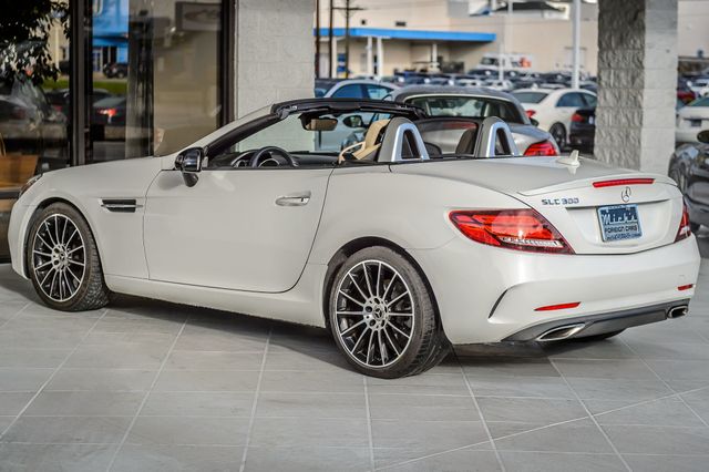 2018 Mercedes-Benz SLC SLC300 ROADSTER - WHITE ON TAN - SUPER CLEAN - WELL EQUIPPED - 22918606 - 10