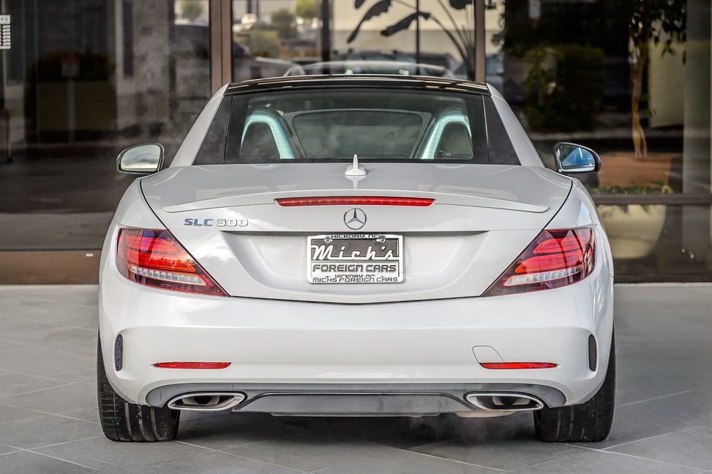 2018 Mercedes-Benz SLC SLC300 ROADSTER - WHITE ON TAN - SUPER CLEAN - WELL EQUIPPED - 22918606 - 11