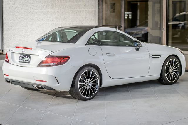 2018 Mercedes-Benz SLC SLC300 ROADSTER - WHITE ON TAN - SUPER CLEAN - WELL EQUIPPED - 22918606 - 13