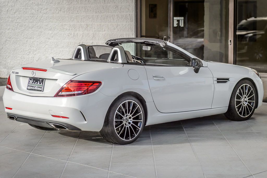 2018 Mercedes-Benz SLC SLC300 ROADSTER - WHITE ON TAN - SUPER CLEAN - WELL EQUIPPED - 22918606 - 14