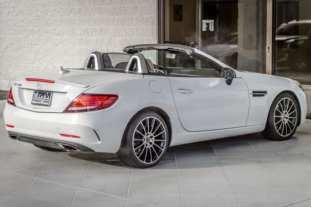 2018 Mercedes-Benz SLC SLC300 ROADSTER - WHITE ON TAN - SUPER CLEAN - WELL EQUIPPED - 22918606 - 14