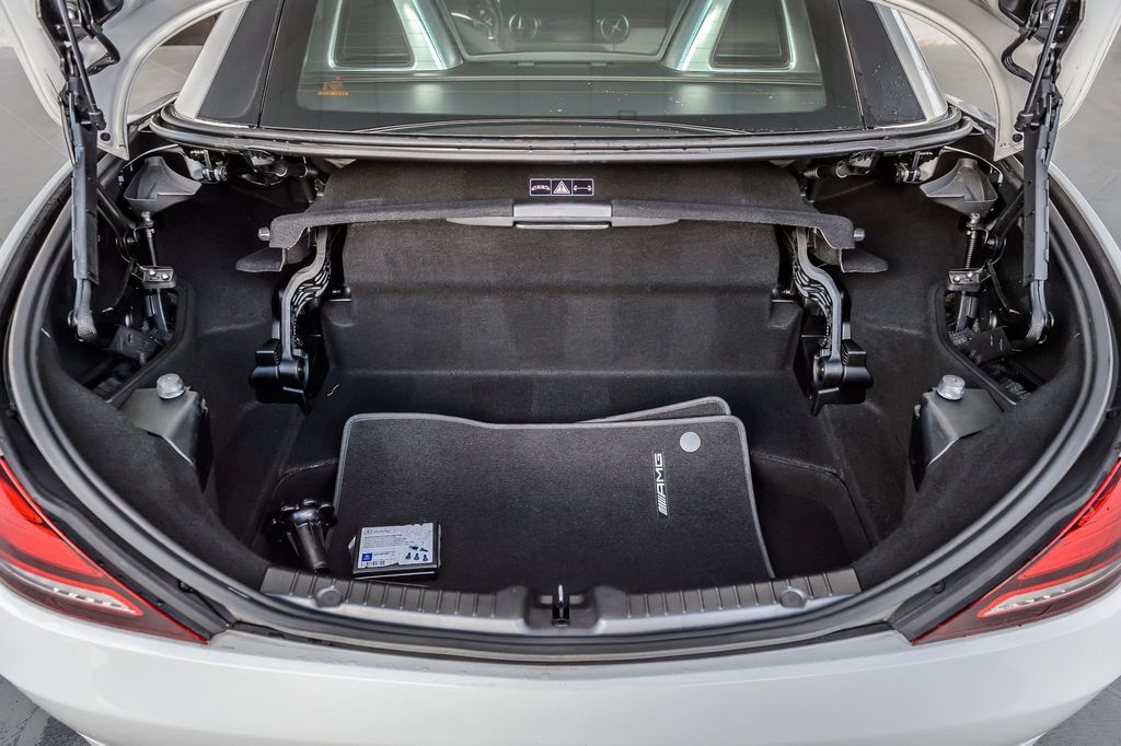 2018 Mercedes-Benz SLC SLC300 ROADSTER - WHITE ON TAN - SUPER CLEAN - WELL EQUIPPED - 22918606 - 17