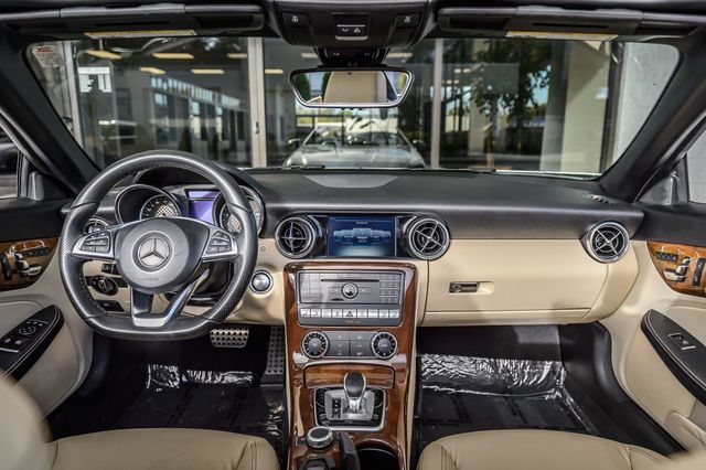 2018 Mercedes-Benz SLC SLC300 ROADSTER - WHITE ON TAN - SUPER CLEAN - WELL EQUIPPED - 22918606 - 2