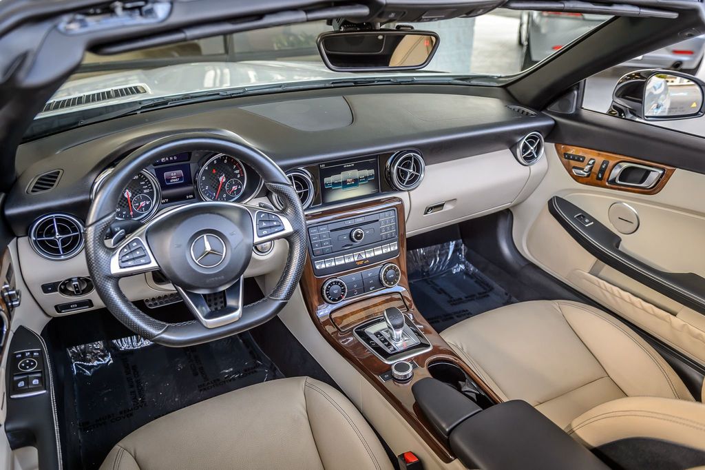 2018 Mercedes-Benz SLC SLC300 ROADSTER - WHITE ON TAN - SUPER CLEAN - WELL EQUIPPED - 22918606 - 33