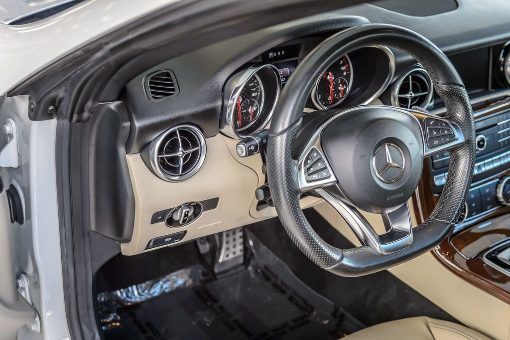 2018 Mercedes-Benz SLC SLC300 ROADSTER - WHITE ON TAN - SUPER CLEAN - WELL EQUIPPED - 22918606 - 34