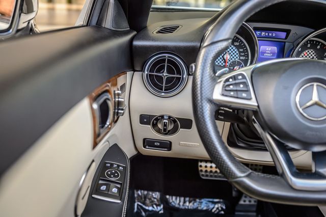 2018 Mercedes-Benz SLC SLC300 ROADSTER - WHITE ON TAN - SUPER CLEAN - WELL EQUIPPED - 22918606 - 35