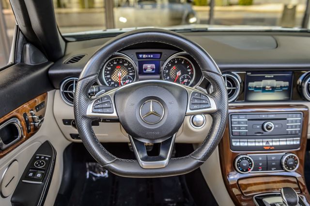 2018 Mercedes-Benz SLC SLC300 ROADSTER - WHITE ON TAN - SUPER CLEAN - WELL EQUIPPED - 22918606 - 36
