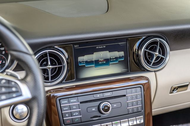 2018 Mercedes-Benz SLC SLC300 ROADSTER - WHITE ON TAN - SUPER CLEAN - WELL EQUIPPED - 22918606 - 37
