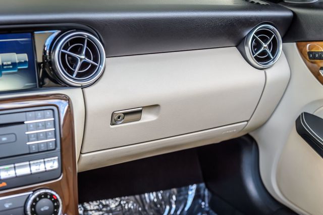 2018 Mercedes-Benz SLC SLC300 ROADSTER - WHITE ON TAN - SUPER CLEAN - WELL EQUIPPED - 22918606 - 42