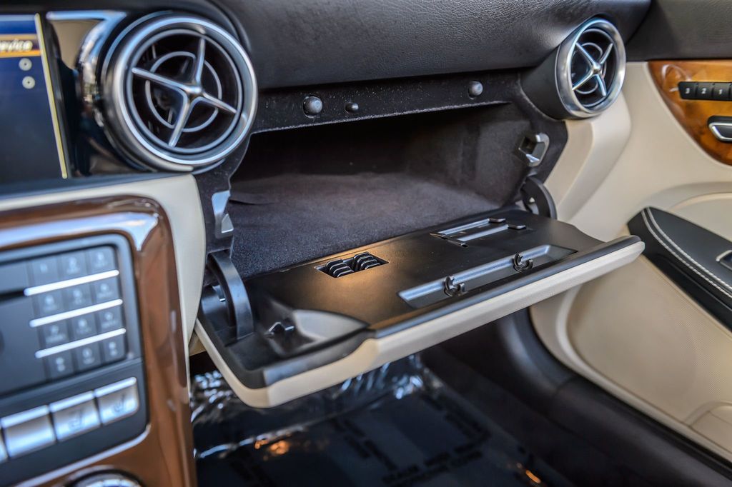 2018 Mercedes-Benz SLC SLC300 ROADSTER - WHITE ON TAN - SUPER CLEAN - WELL EQUIPPED - 22918606 - 43