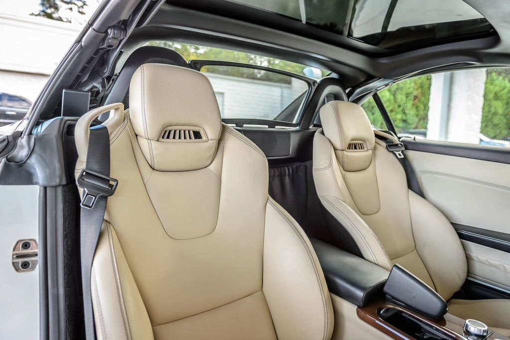 2018 Mercedes-Benz SLC SLC300 ROADSTER - WHITE ON TAN - SUPER CLEAN - WELL EQUIPPED - 22918606 - 44
