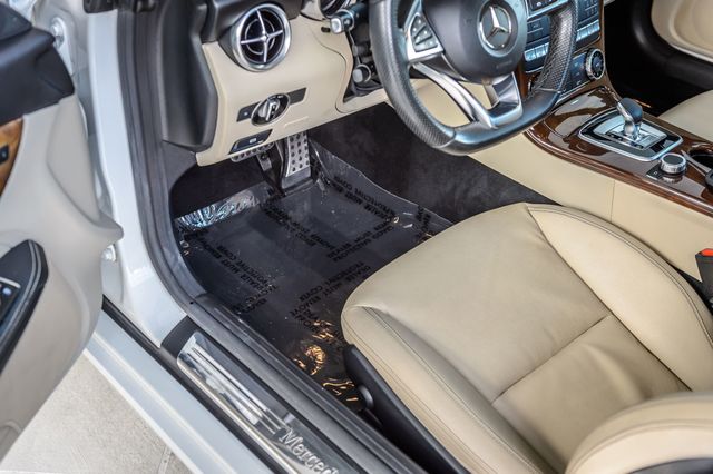 2018 Mercedes-Benz SLC SLC300 ROADSTER - WHITE ON TAN - SUPER CLEAN - WELL EQUIPPED - 22918606 - 46