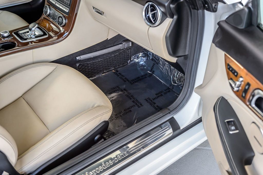 2018 Mercedes-Benz SLC SLC300 ROADSTER - WHITE ON TAN - SUPER CLEAN - WELL EQUIPPED - 22918606 - 48