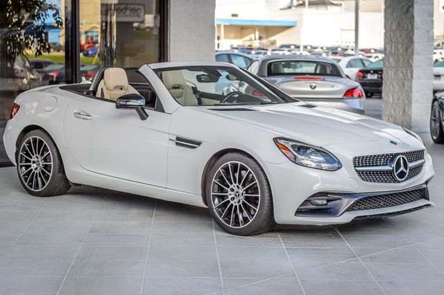 2018 Mercedes-Benz SLC SLC300 ROADSTER - WHITE ON TAN - SUPER CLEAN - WELL EQUIPPED - 22918606 - 4