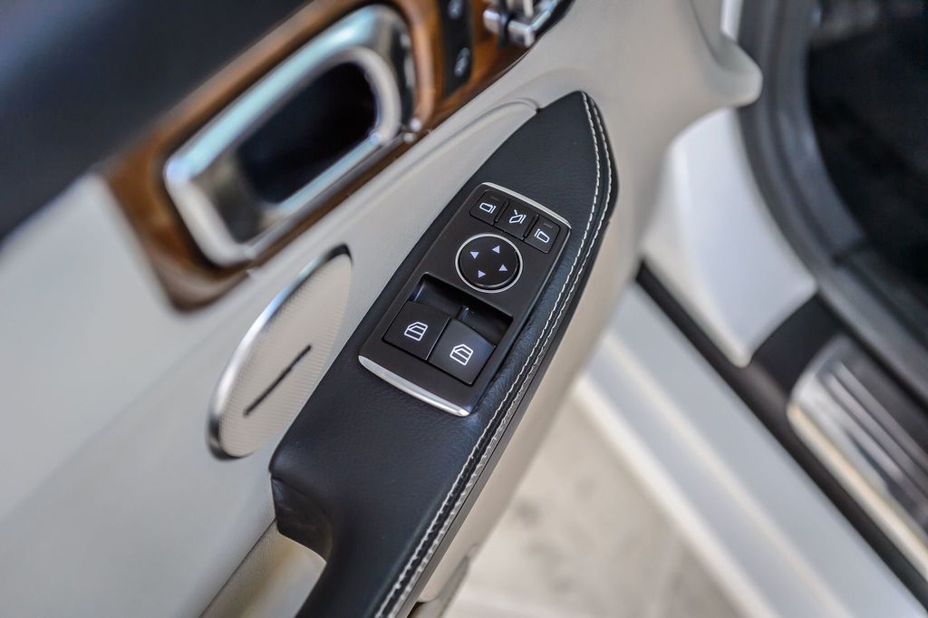 2018 Mercedes-Benz SLC SLC300 ROADSTER - WHITE ON TAN - SUPER CLEAN - WELL EQUIPPED - 22918606 - 52