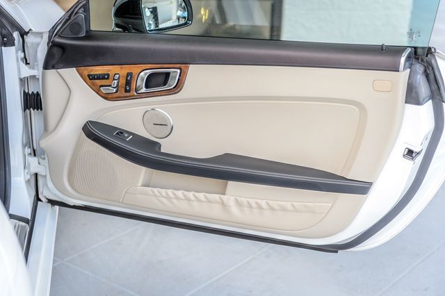 2018 Mercedes-Benz SLC SLC300 ROADSTER - WHITE ON TAN - SUPER CLEAN - WELL EQUIPPED - 22918606 - 54