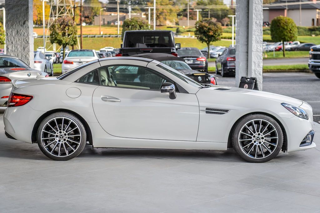 2018 Mercedes-Benz SLC SLC300 ROADSTER - WHITE ON TAN - SUPER CLEAN - WELL EQUIPPED - 22918606 - 55