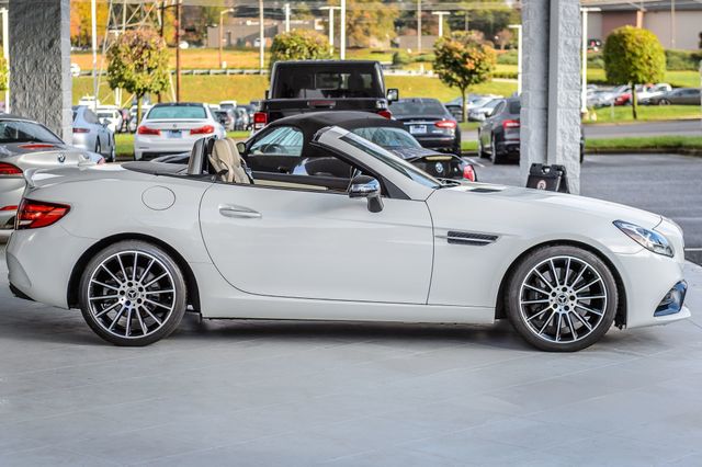 2018 Mercedes-Benz SLC SLC300 ROADSTER - WHITE ON TAN - SUPER CLEAN - WELL EQUIPPED - 22918606 - 56