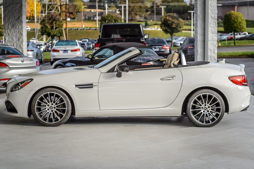 2018 Mercedes-Benz SLC SLC300 ROADSTER - WHITE ON TAN - SUPER CLEAN - WELL EQUIPPED - 22918606 - 57