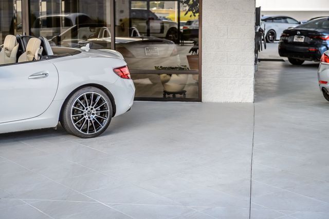 2018 Mercedes-Benz SLC SLC300 ROADSTER - WHITE ON TAN - SUPER CLEAN - WELL EQUIPPED - 22918606 - 60