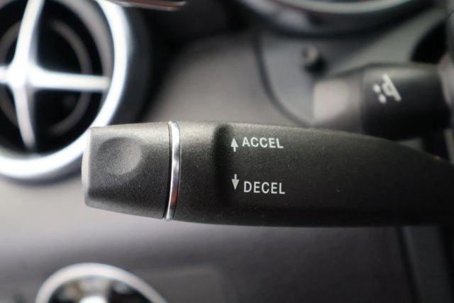 2018 Mercedes-Benz SLC SLC 43 AMG, ROADSTER, 18" WHEELS, DUAL TONE LEATHER & MORE!!!! - 22870810 - 16