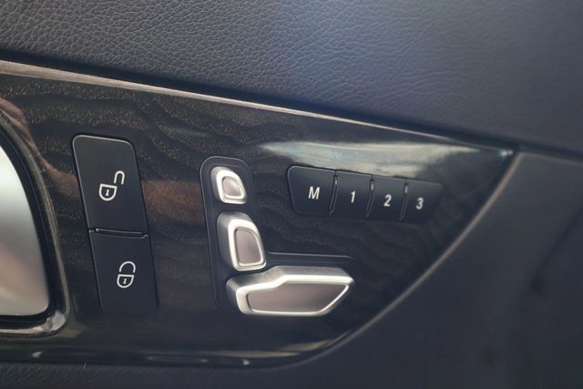 2018 Mercedes-Benz SLC SLC 43 AMG, ROADSTER, 18" WHEELS, DUAL TONE LEATHER & MORE!!!! - 22870810 - 20