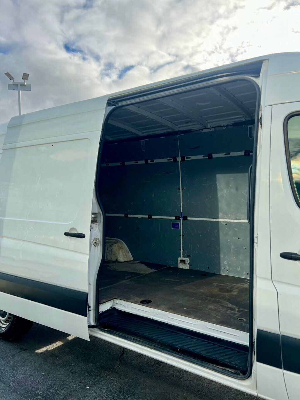 2018 Mercedes-Benz Sprinter Cargo Van 2500 - 22924231 - 9