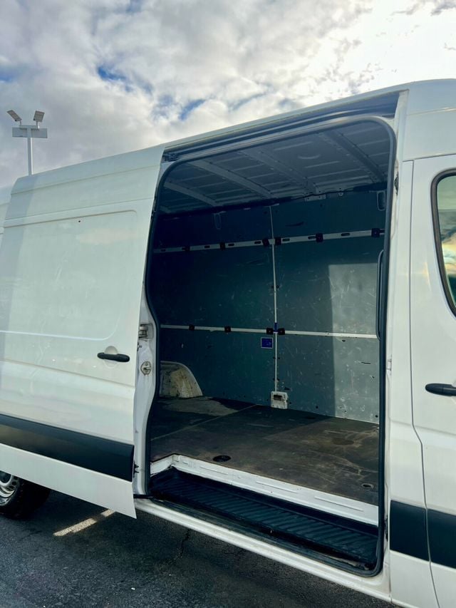2018 Mercedes-Benz Sprinter Cargo Van 2500 - 22924231 - 9