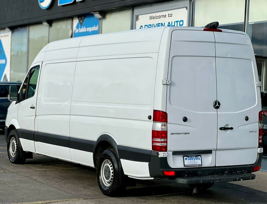 2018 Mercedes-Benz Sprinter Cargo Van 2500 - 22924231 - 2