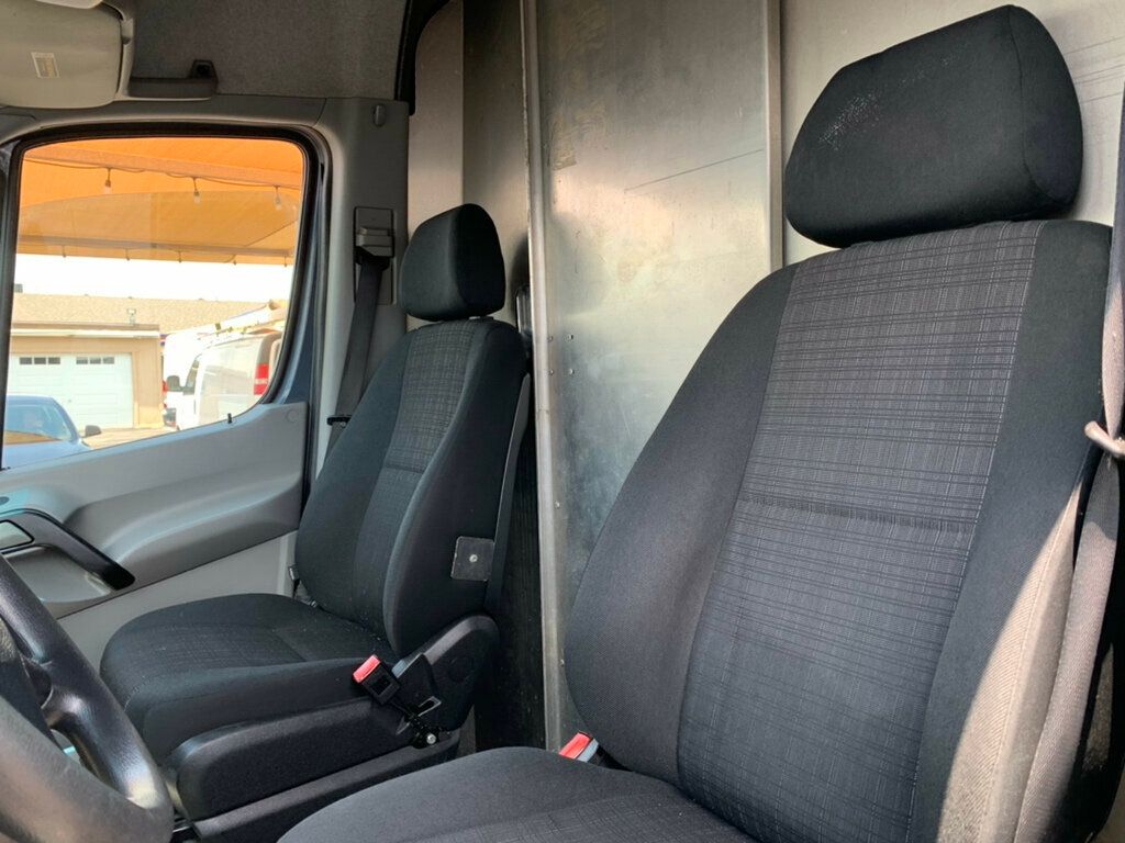 2018 Mercedes-Benz Sprinter Cargo Van 2500 High Roof V6 144" RWD - 23054428 - 32