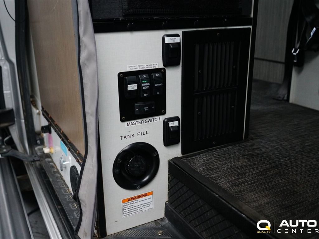 2018 Mercedes-Benz Sprinter Cargo Van 2500 Standard Roof V6 144" 4WD - 22790436 - 22