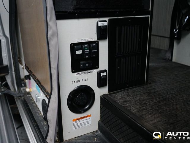 2018 Mercedes-Benz Sprinter Cargo Van 2500 Standard Roof V6 144" 4WD - 22790436 - 22